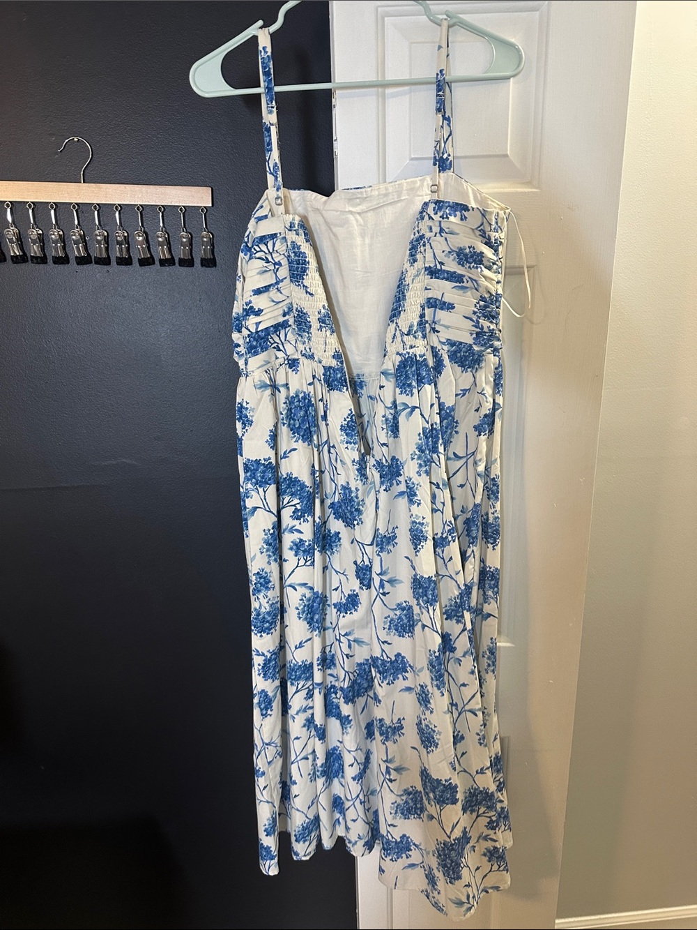Abercrombie & Fitch Blue Floral Spaghetti Strap Midi Dress - Picture 4 of 7
